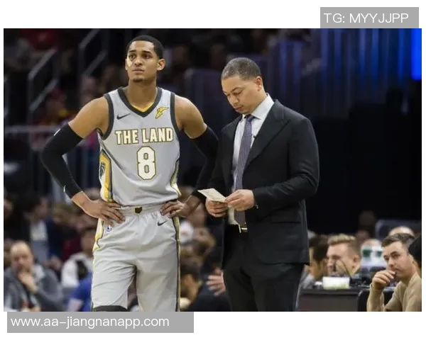 文班缺阵球队表现出色哈珀称他复出后将助力球队无敌状态